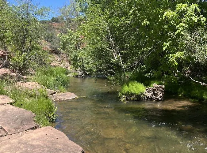 Serene Retreat - 2 Acres, Firepit, River Access