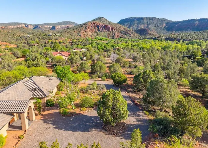 Serene Retreat - 2 Acres, Firepit, River Access Holiday home *