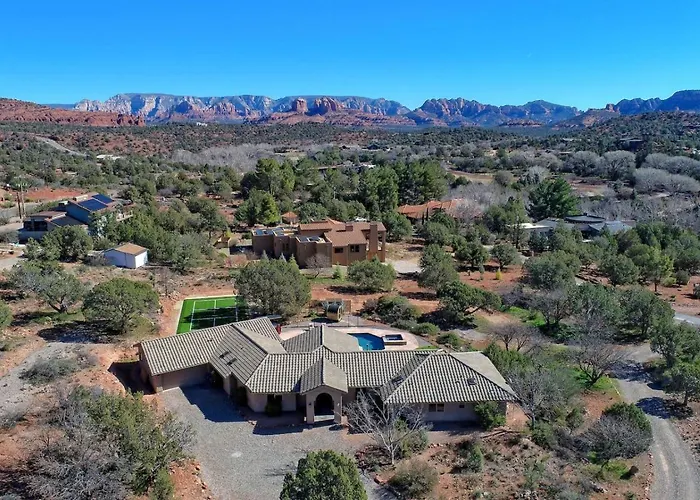 Serene Retreat - 2 Acres, Firepit, River Access Holiday home