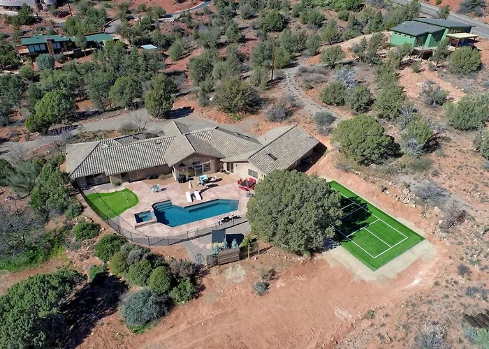 Holiday home Serene Retreat - 2 Acres, Firepit, River Access *