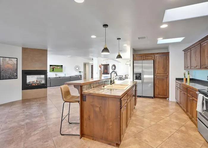 Serene Retreat - 2 Acres, Firepit, River Access