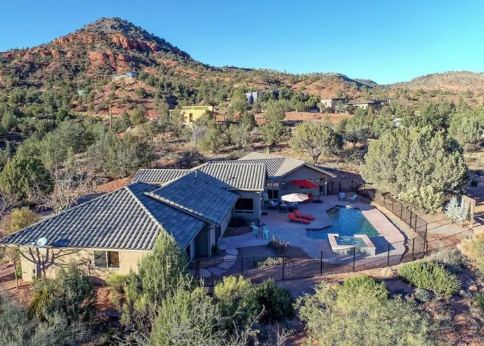 Holiday home Serene Retreat - 2 Acres, Firepit, River Access *