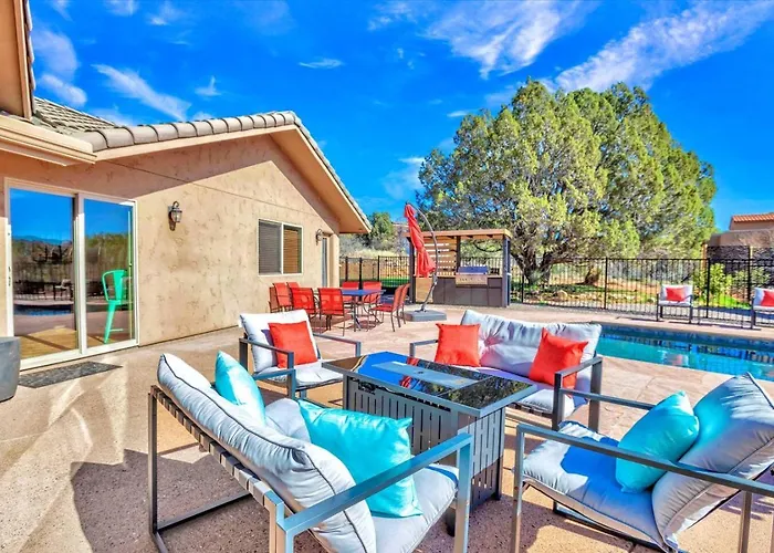 Holiday home Serene Retreat - 2 Acres, Firepit, River Access *