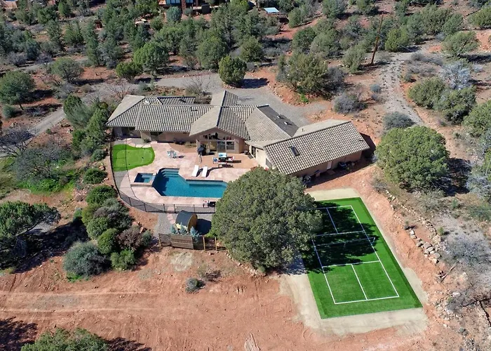 Serene Retreat - 2 Acres, Firepit, River Access Holiday home *